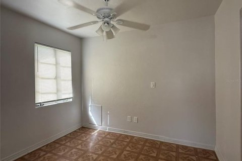Commercial property in North Port, Florida 146.88 sq.m. № 1886908 - photo 10