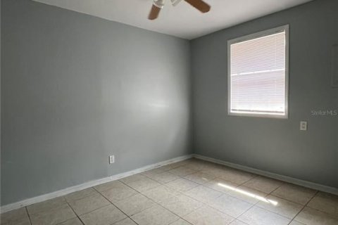 Commercial property in North Port, Florida 146.88 sq.m. № 1886908 - photo 4