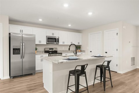 House in Sebring, Florida 4 bedrooms, 157.93 sq.m. № 1837362 - photo 9