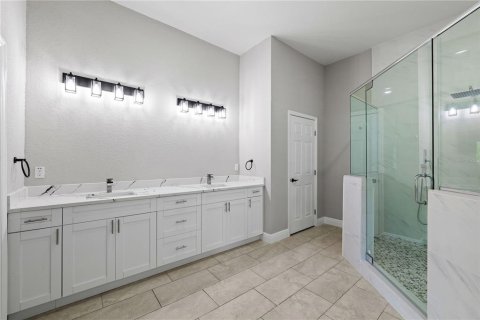 House in Wesley Chapel, Florida 4 bedrooms, 227.8 sq.m. № 1826653 - photo 4