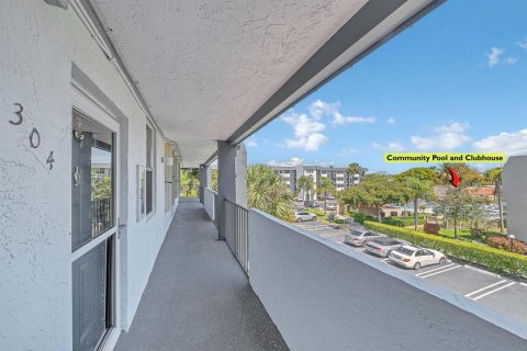 Condo in Pompano Beach, Florida, 2 bedrooms  № 2190895 - photo 8