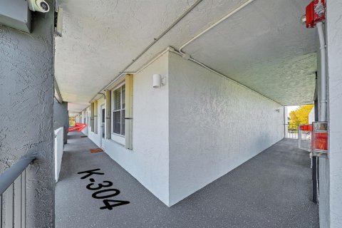 Condo in Pompano Beach, Florida, 2 bedrooms  № 2190895 - photo 7
