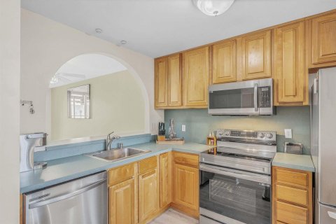 Condo in Pompano Beach, Florida, 2 bedrooms  № 2190895 - photo 14