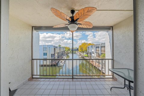 Condo in Pompano Beach, Florida, 2 bedrooms  № 2190895 - photo 24