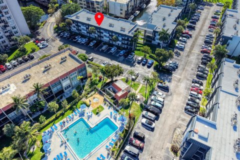 Condo in Pompano Beach, Florida, 2 bedrooms  № 2190895 - photo 5