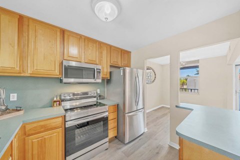 Condo in Pompano Beach, Florida, 2 bedrooms  № 2190895 - photo 15