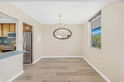 Condo in Pompano Beach, Florida, 2 bedrooms  № 2190895 - photo 12