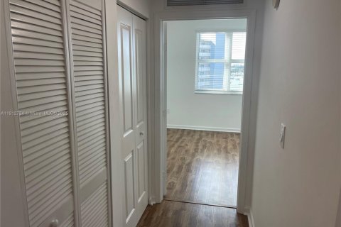 Copropriété à vendre à North Bay Village, Floride: 2 chambres, 116.22 m2 № 1969110 - photo 17