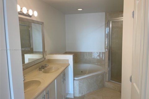 Copropriété à vendre à North Bay Village, Floride: 2 chambres, 116.22 m2 № 1969110 - photo 13