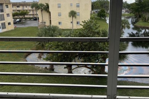 Снять в аренду кондоминиум в Санрайз, Флорида 2 спальни, 78.97м2, № 1944792 - фото 20