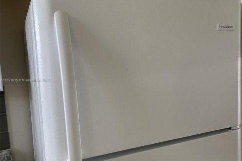 Снять в аренду кондоминиум в Санрайз, Флорида 2 спальни, 78.97м2, № 1944792 - фото 8