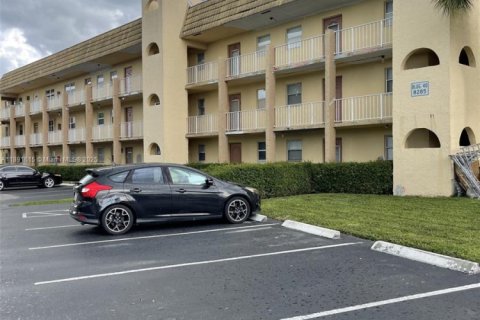 Снять в аренду кондоминиум в Санрайз, Флорида 2 спальни, 78.97м2, № 1944792 - фото 5