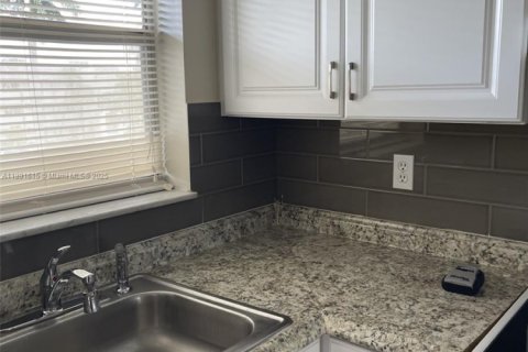 Снять в аренду кондоминиум в Санрайз, Флорида 2 спальни, 78.97м2, № 1944792 - фото 12