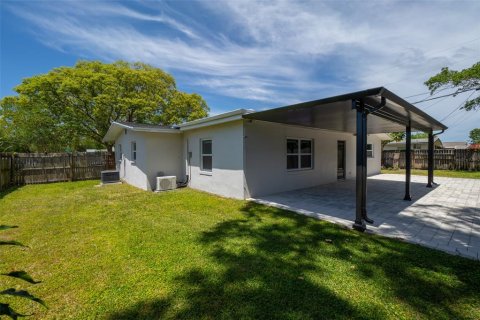 House in Merrit Island, Florida 3 bedrooms, 126.9 sq.m. № 1525382 - photo 19