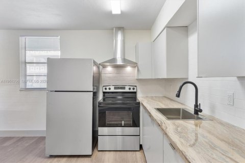 Appartement à louer à Hollywood, Floride: 1 chambre, 60.39 m2 № 2019730 - photo 12