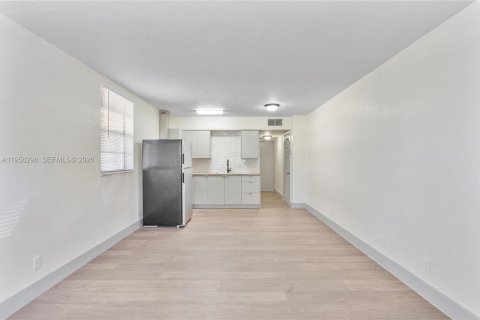 Appartement à louer à Hollywood, Floride: 1 chambre, 60.39 m2 № 2019730 - photo 8