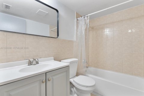Appartement à louer à Hollywood, Floride: 1 chambre, 60.39 m2 № 2019730 - photo 21