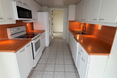Снять в аренду кондоминиум в Майами, Флорида 2 спальни, 136.47м2, № 2080519 - фото 8
