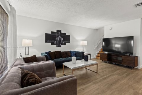 Touwnhouse à vendre à Miramar, Floride: 2 chambres, 107.12 m2 № 1945598 - photo 7