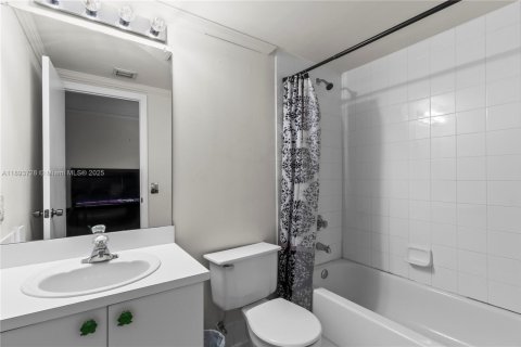 Touwnhouse à vendre à Miramar, Floride: 2 chambres, 107.12 m2 № 1945598 - photo 14