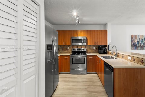Touwnhouse à vendre à Miramar, Floride: 2 chambres, 107.12 m2 № 1945598 - photo 3