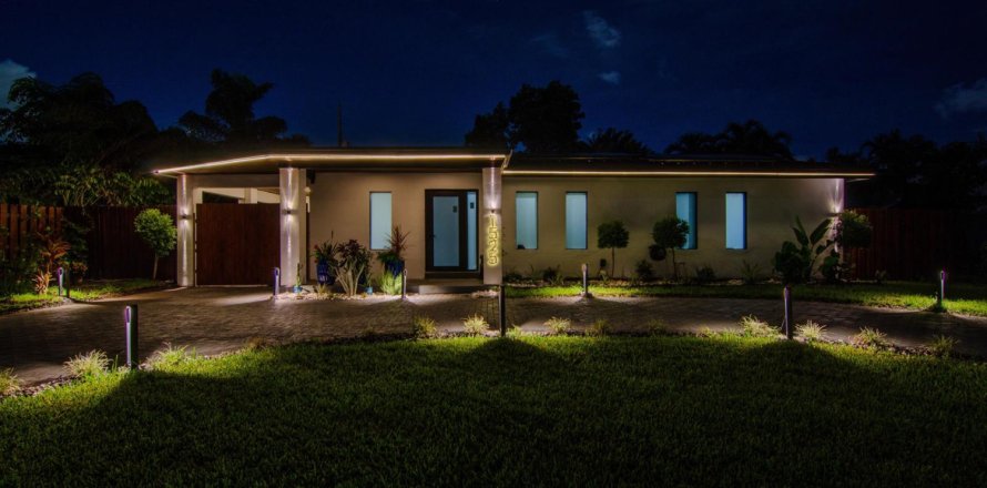 Villa ou maison à Wilton Manors, Floride 2 chambres, 122.63 m2 № 2384944