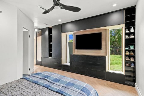 Villa ou maison à vendre à Wilton Manors, Floride: 2 chambres, 122.63 m2 № 2384944 - photo 17
