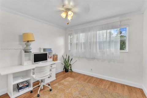 Casa en venta en Hollywood, Florida, 4 dormitorios, 187.85 m2 № 2013671 - foto 19