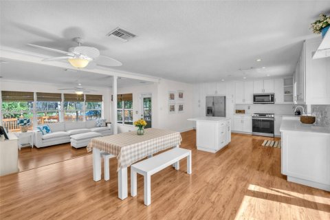 Casa en venta en Hollywood, Florida, 4 dormitorios, 187.85 m2 № 2013671 - foto 3