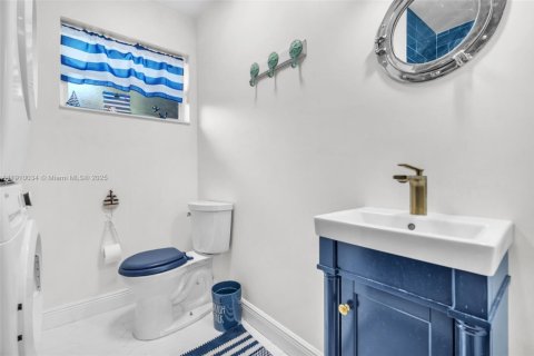 Casa en venta en Hollywood, Florida, 4 dormitorios, 187.85 m2 № 2013671 - foto 16