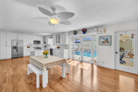 Casa en venta en Hollywood, Florida, 4 dormitorios, 187.85 m2 № 2013671 - foto 4