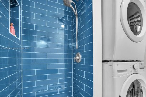 Casa en venta en Hollywood, Florida, 4 dormitorios, 187.85 m2 № 2013671 - foto 17