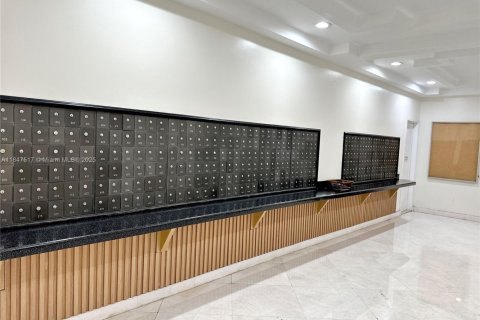 Condo in Aventura, Florida, 2 bedrooms № 1960200 - photo 10