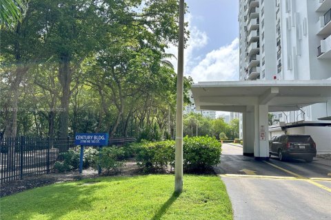 Condo in Aventura, Florida, 2 bedrooms № 1960200 - photo 5
