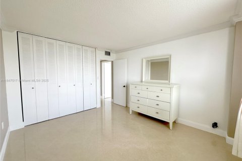 Condo in Aventura, Florida, 2 bedrooms № 1960200 - photo 26