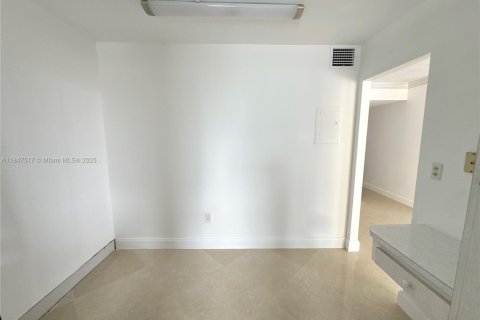 Condo in Aventura, Florida, 2 bedrooms № 1960200 - photo 21