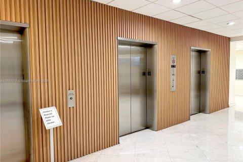 Condo in Aventura, Florida, 2 bedrooms № 1960200 - photo 9