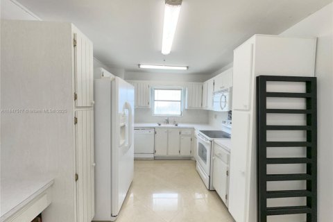 Condo in Aventura, Florida, 2 bedrooms № 1960200 - photo 19