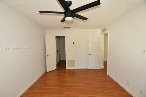 Townhouse in Boca Raton, Florida 2 bedrooms, 97.92 sq.m. № 2028008 - photo 12