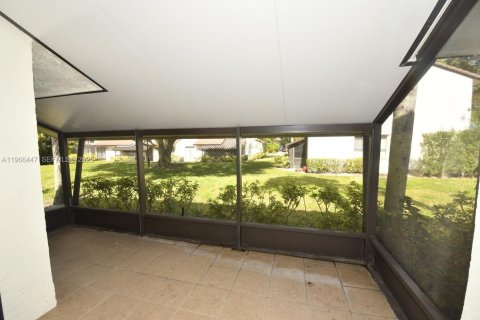 Townhouse in Boca Raton, Florida 2 bedrooms, 97.92 sq.m. № 2028008 - photo 9