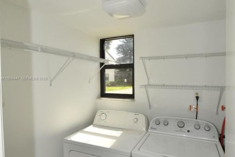 Townhouse in Boca Raton, Florida 2 bedrooms, 97.92 sq.m. № 2028008 - photo 10