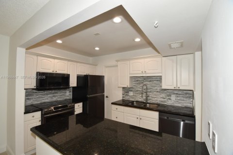 Townhouse in Boca Raton, Florida 2 bedrooms, 97.92 sq.m. № 2028008 - photo 5