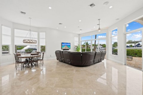 Villa ou maison à vendre à Pompano Beach, Floride: 7 chambres, 509.01 m2 № 2176897 - photo 19