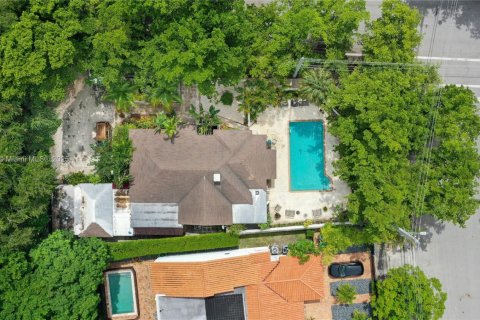 House in Miami, Florida 4 bedrooms, 217.11 sq.m. № 1931907 - photo 25