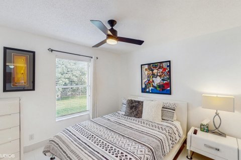 House in Wellington, Florida 3 bedrooms, 149.02 sq.m. № 2176998 - photo 16