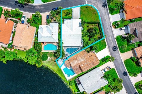 House in Wellington, Florida 3 bedrooms, 149.02 sq.m. № 2176998