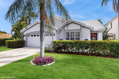 House in Wellington, Florida 3 bedrooms, 149.02 sq.m. № 2176998 - photo 3