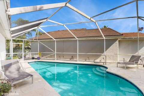 House in Wellington, Florida 3 bedrooms, 149.02 sq.m. № 2176998 - photo 21