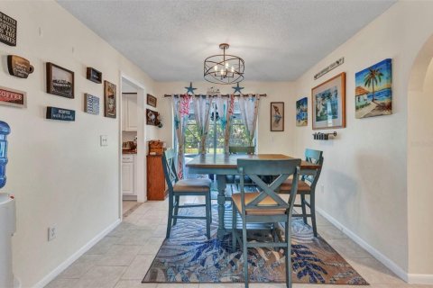 Villa ou maison à vendre à Port Charlotte, Floride: 4 chambres, 155.24 m2 № 1884676 - photo 10