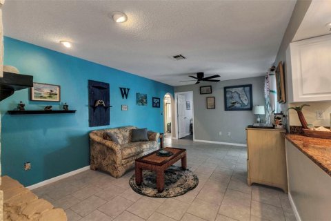 Villa ou maison à vendre à Port Charlotte, Floride: 4 chambres, 155.24 m2 № 1884676 - photo 22